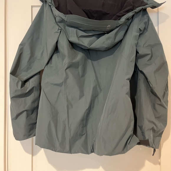 EUC ⛷️ Arc’teryx Shashka IS Women’s Ski Jacket Small Paradox - Picture 10 of 16